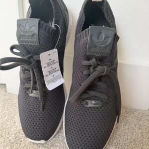 New Adidas ZX Flux Dark Gray Sneakers with more than 50% off🎉🎉🎉